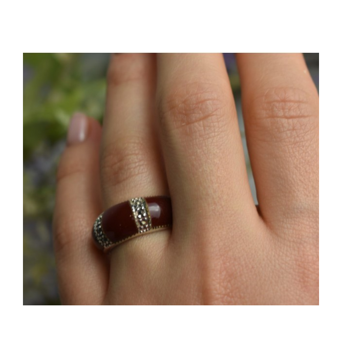 925 Sterling Silver Burgundy Coral & Marcasites Ring Size 7