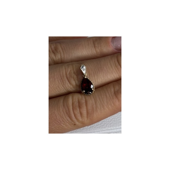 10K YELLOW GOLD GARNET & DIAMOND PENDANT LENGTH 0.70 INCH