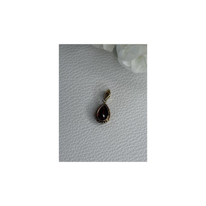 10K YELLOW GOLD GARNET & DIAMOND PENDANT LENGTH 0.70 INCH