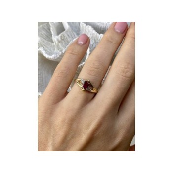 10K YELLOW GOLD RUBY & DIAMONDS RING SIZE 7