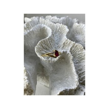 10K YELLOW GOLD RUBY & DIAMONDS RING SIZE 7