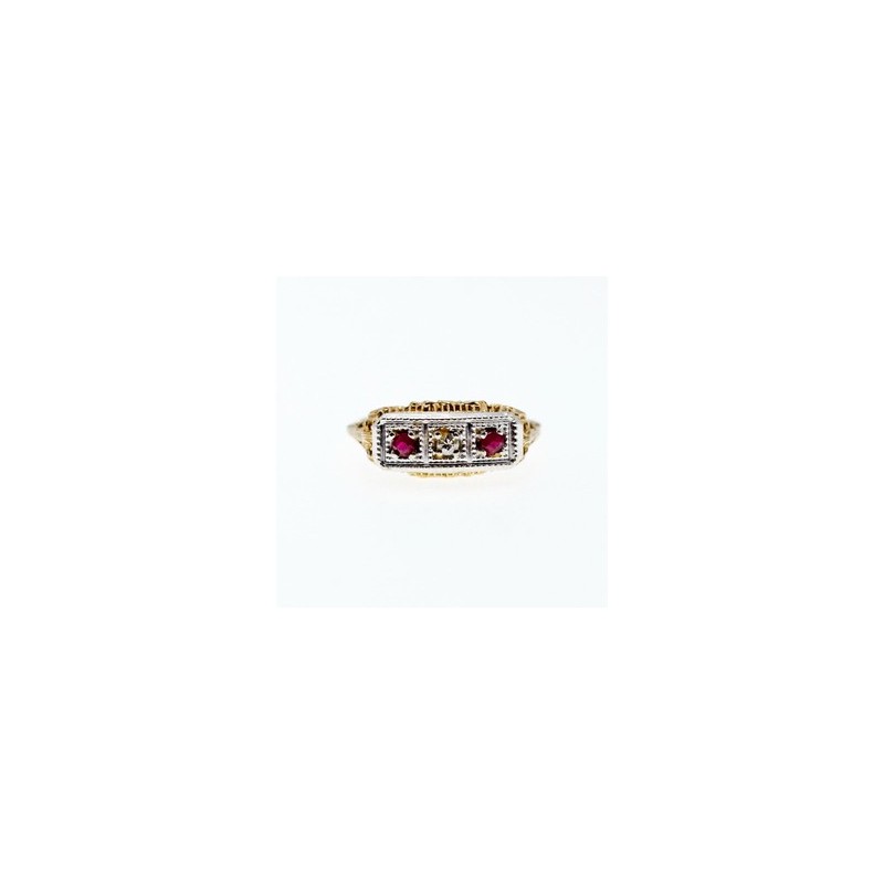 14K YELLOW GOLD RUBIES & DIAMOND RING SIZE 8