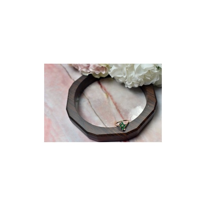 10K YELLOW GOLD  EMERALD & DIAMONDS RING SIZE 6.75