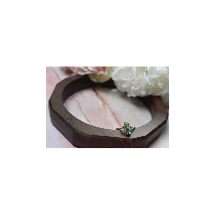 10K YELLOW GOLD  EMERALD & DIAMONDS RING SIZE 6.75