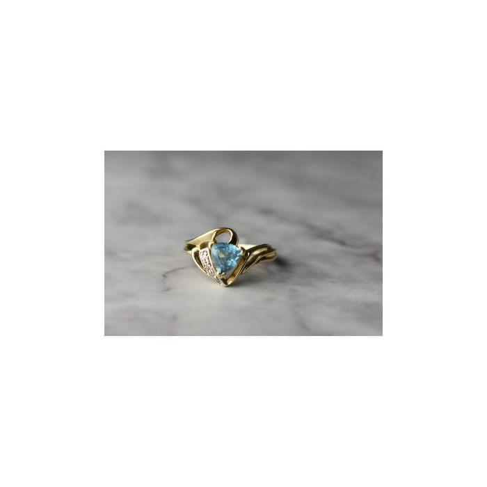 10K YELLOW GOLD TOPAZ & DIAMONDS RING SIZE 6.75