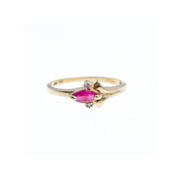10K YELLOW GOLD RUBY & DIAMONDS RING SIZE 6.75