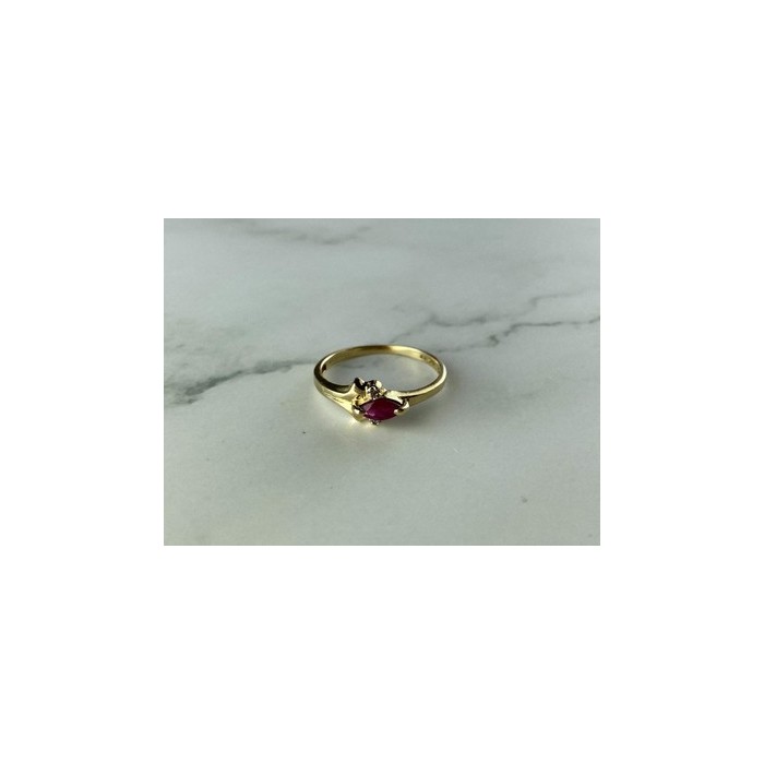 10K YELLOW GOLD RUBY & DIAMONDS RING SIZE 6.75