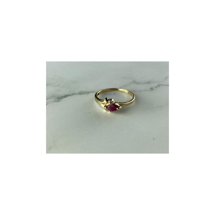 10K YELLOW GOLD RUBY & DIAMONDS RING SIZE 6.75