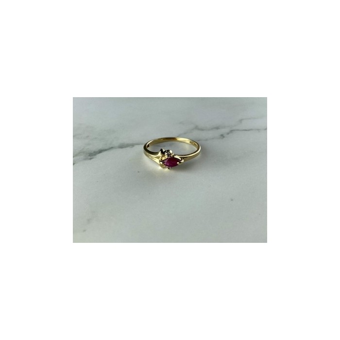 10K YELLOW GOLD RUBY & DIAMONDS RING SIZE 6.75
