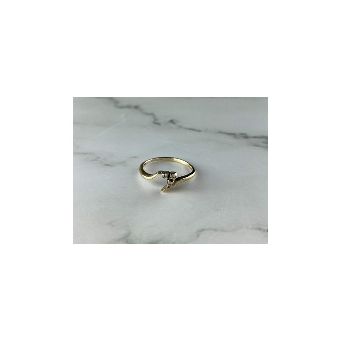 14K YELLOW GOLD DIAMONDS RING SIZE 6.75