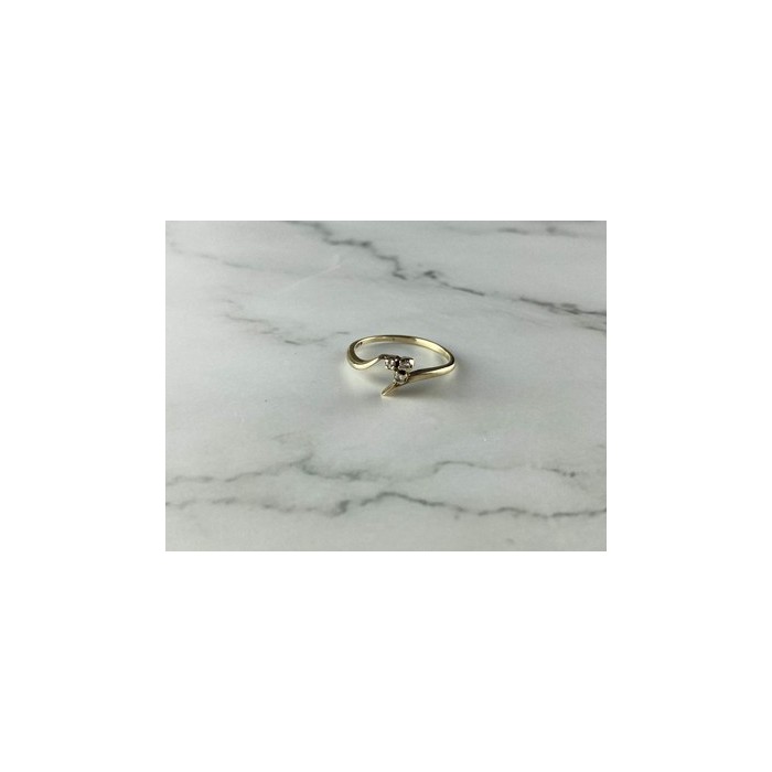 14K YELLOW GOLD DIAMONDS RING SIZE 6.75