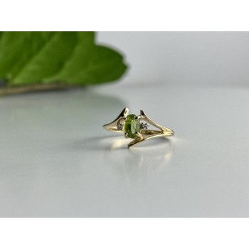 10K YELLOW GOLD PERIDOT & DIAMONDS RING SIZE 7