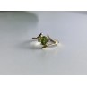 10K YELLOW GOLD PERIDOT & DIAMONDS RING SIZE 7