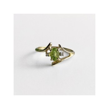 10K YELLOW GOLD PERIDOT & DIAMONDS RING SIZE 7