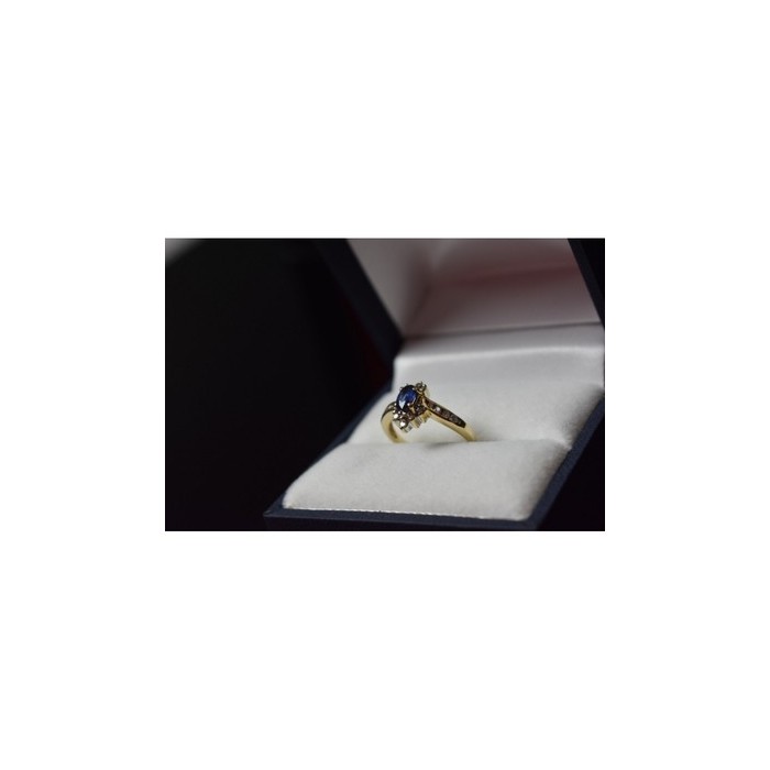 10K YELLOW GOLD BLUE SAPPHIRE & DIAMONDS RING SIZE 5