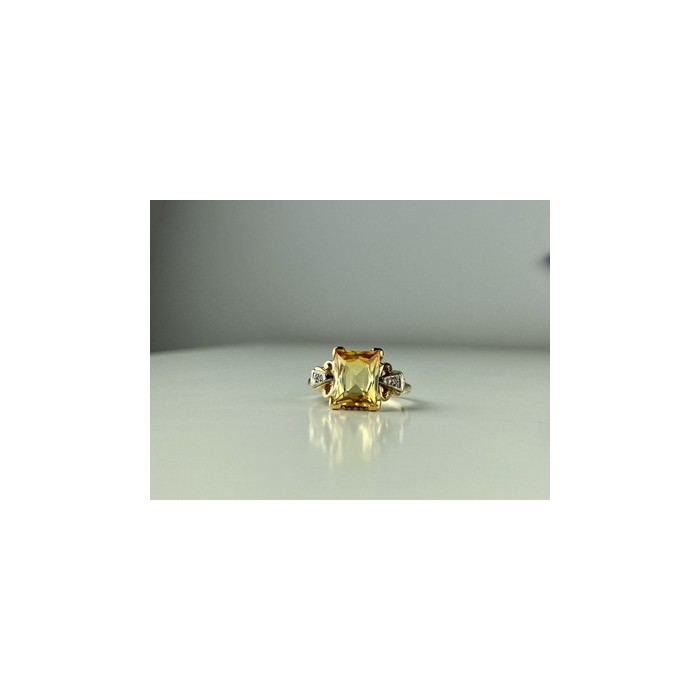 10K YELLOW GOLD YELLOW TOPAZ & DIAMONDS RING SIZE 9.75