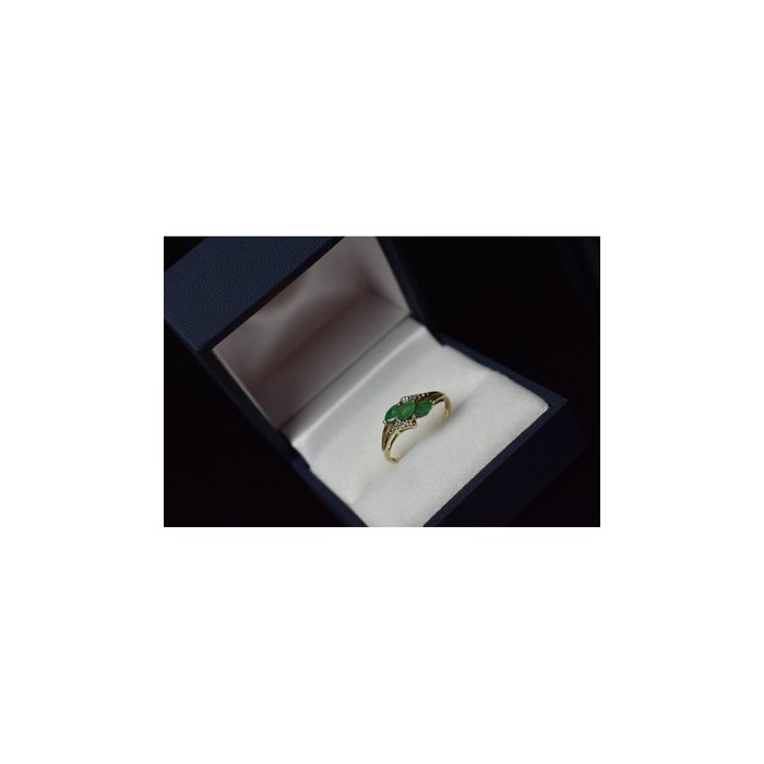 10K YELLOW GOLD  EMERALD & DIAMONDS RING SIZE 6.75