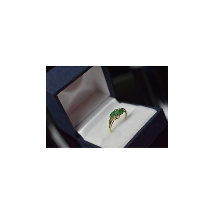 10K YELLOW GOLD  EMERALD & DIAMONDS RING SIZE 6.75