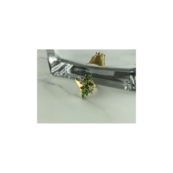 10K YELLOW GOLD  PERIDOT & DIAMONDS RING SIZE 8