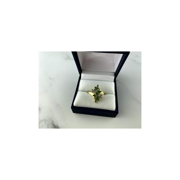 10K YELLOW GOLD  PERIDOT & DIAMONDS RING SIZE 8
