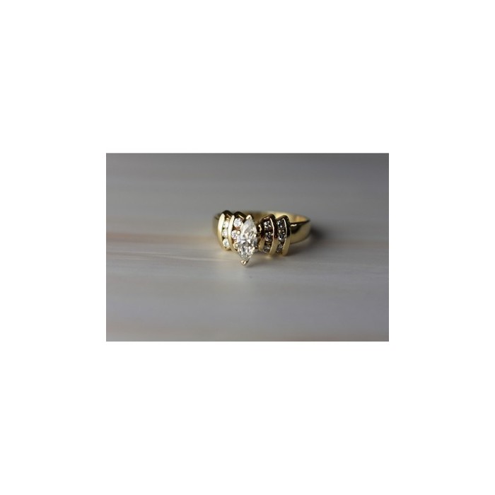 14K YELLOW GOLD DIAMONDS RING SIZE 10.5