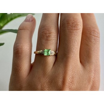 10K YELLOW GOLD TSAVORITE & DIAMONDS RING SIZE 6.25