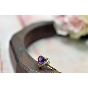 10K YELLOW GOLD  AMETHYST & DIAMOND RING SIZE 7.25
