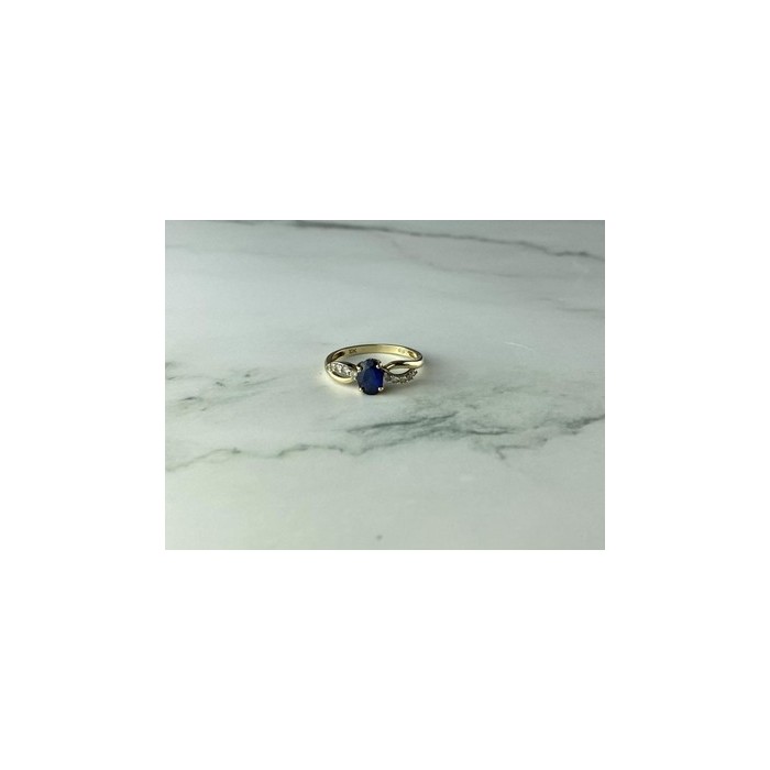 10K YELLOW GOLD BLUE & WHITE SAPPHIRE RING SIZE 6.75