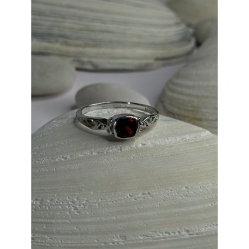 925 Sterling Silver Garnet Ring Size 8.5