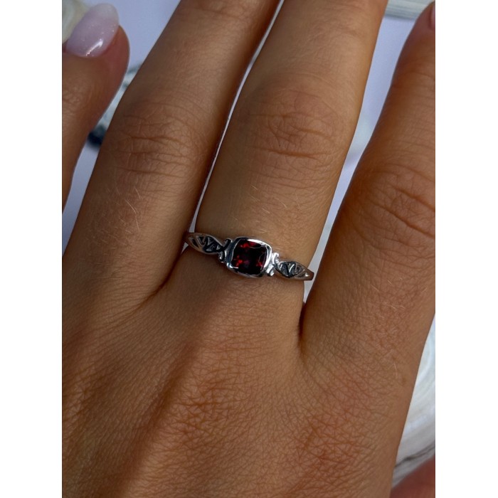 925 Sterling Silver Garnet Ring Size 8.5