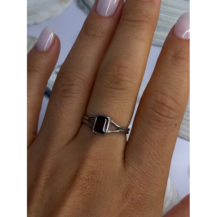 Classy 925 Sterling Silver Garnet Ring Size 8