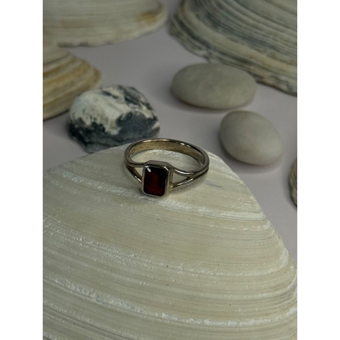 Classy 925 Sterling Silver Garnet Ring Size 8