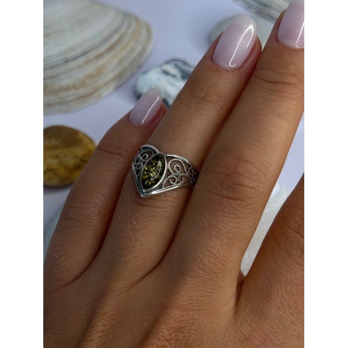 Vintage Classy Design 925 Sterling Silver Amber Ring Size 6