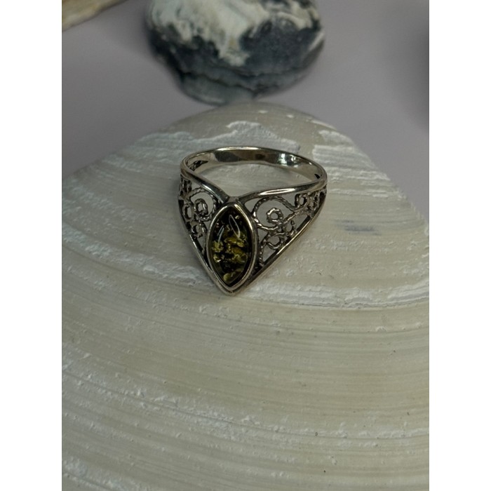 Vintage Classy Design 925 Sterling Silver Amber Ring Size 6