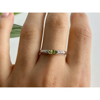 925 Sterling Silver Peridot Ring Size 10.25
