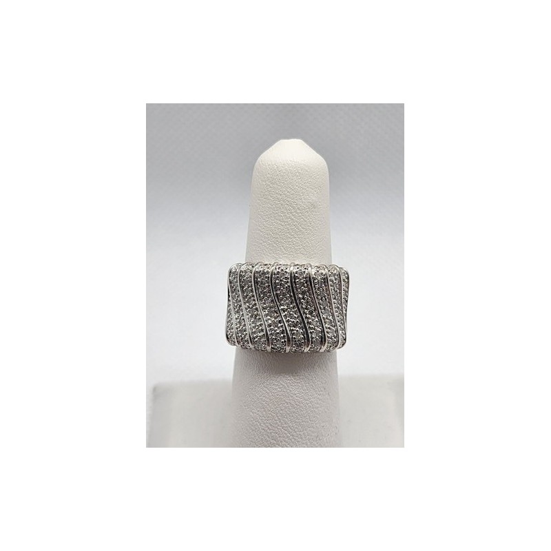 14K WHITE GOLD & DIAMOND RING  SIZE 5.5