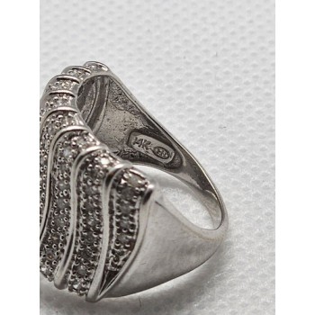 14K WHITE GOLD & DIAMOND RING  SIZE 5.5