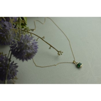 10K YELLOW GOLD EMERALD & DIAMONDS CHAIN WITH PENDANT