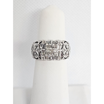 14K WHITE GOLD & DIAMONDS .5ct RING  SIZE 4