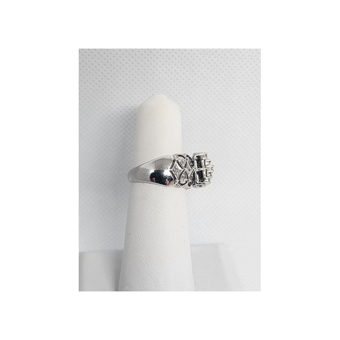 14K WHITE GOLD & DIAMONDS .5ct RING  SIZE 4