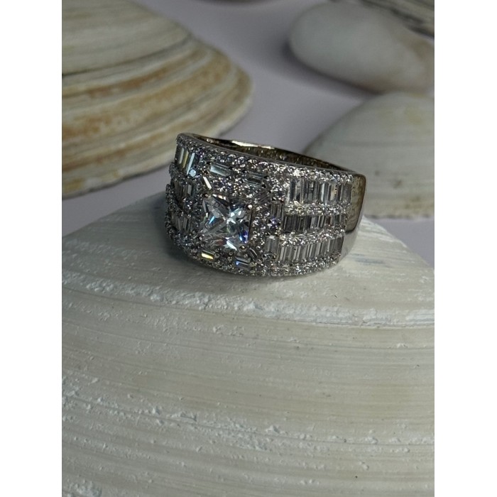 Shiny 925 Sterling Silver Cz Ring Size 11