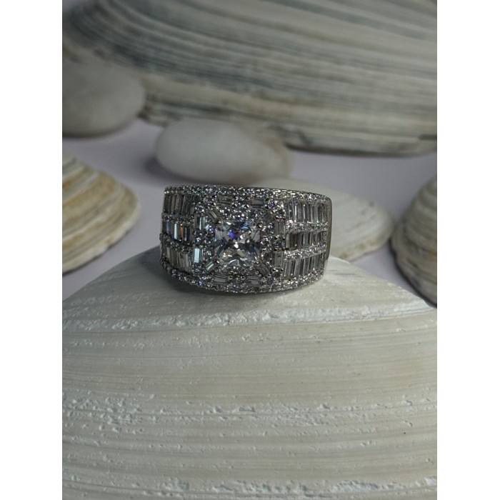 Shiny 925 Sterling Silver Cz Ring Size 11