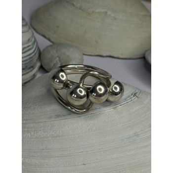 Unique Design 925 Sterling Silver Ring Size 8