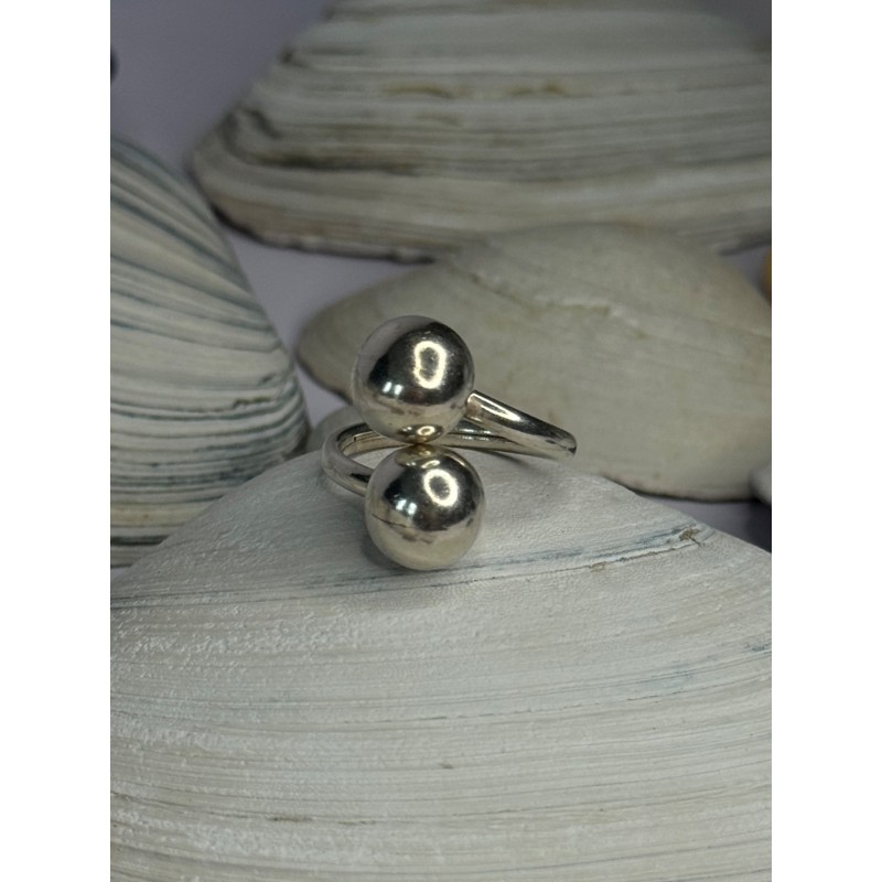 Unique Design 925 Sterling Silver Ring Size 6