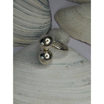 Unique Design 925 Sterling Silver Ring Size 6