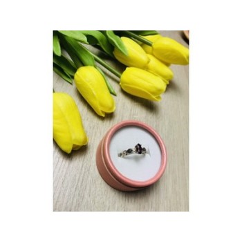 Avon 925 Sterling Silver Almandine Ring Size 8