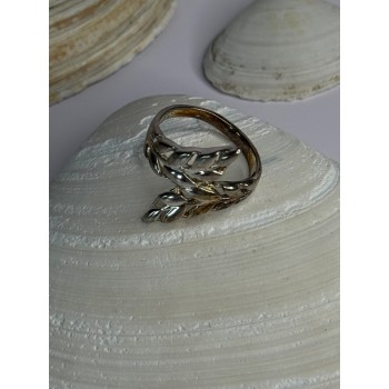 Beautiful Design 925 Sterling Silver Ring Size 8