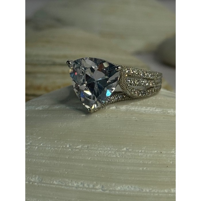 Beautiful Shiny 925 Sterling Silver Cz Ring Size 9.5