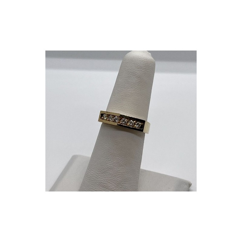 14K YELLOW GOLD & COLORLESS SAPPHIRE RING  SIZE 5.5