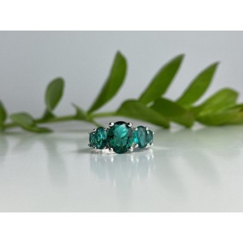 925 Sterling Silver Green CZ Ring Size 8